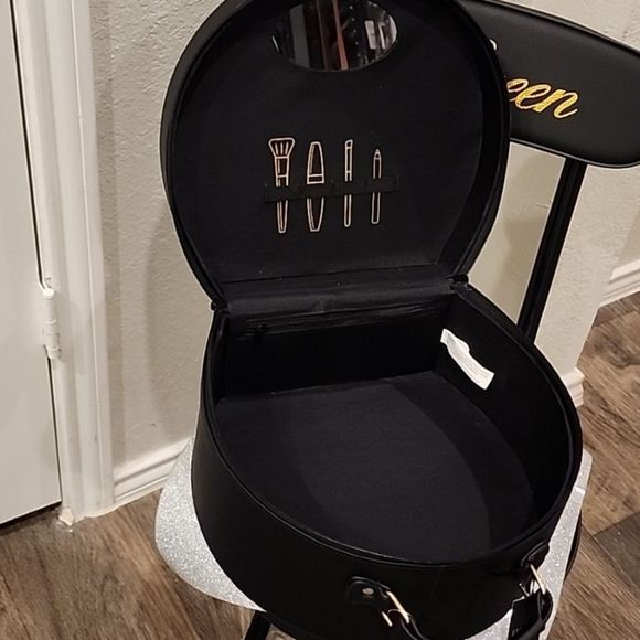 Nicole Miller New York Travel Beauty Case - Picture 8 of 9